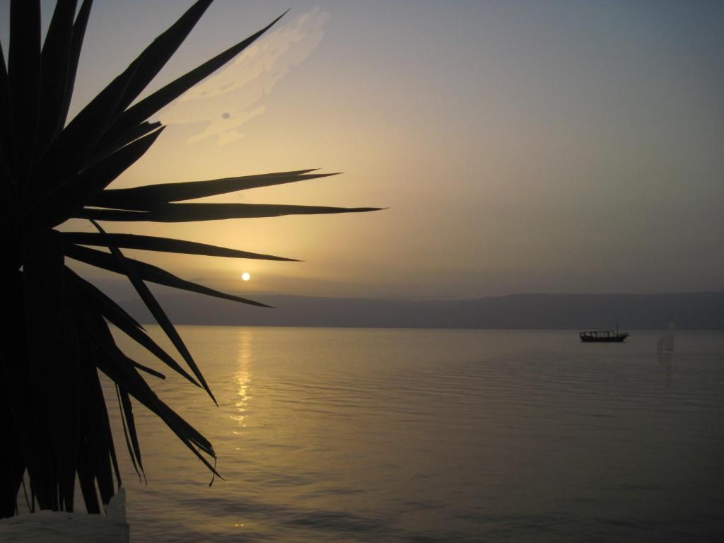 Aviv Hostel Tiberias Exterior photo